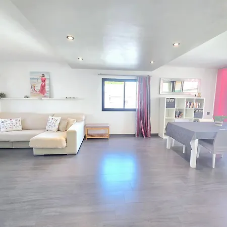 Oasis House Дом отдыха