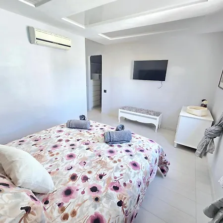 Oasis House Дом отдыха